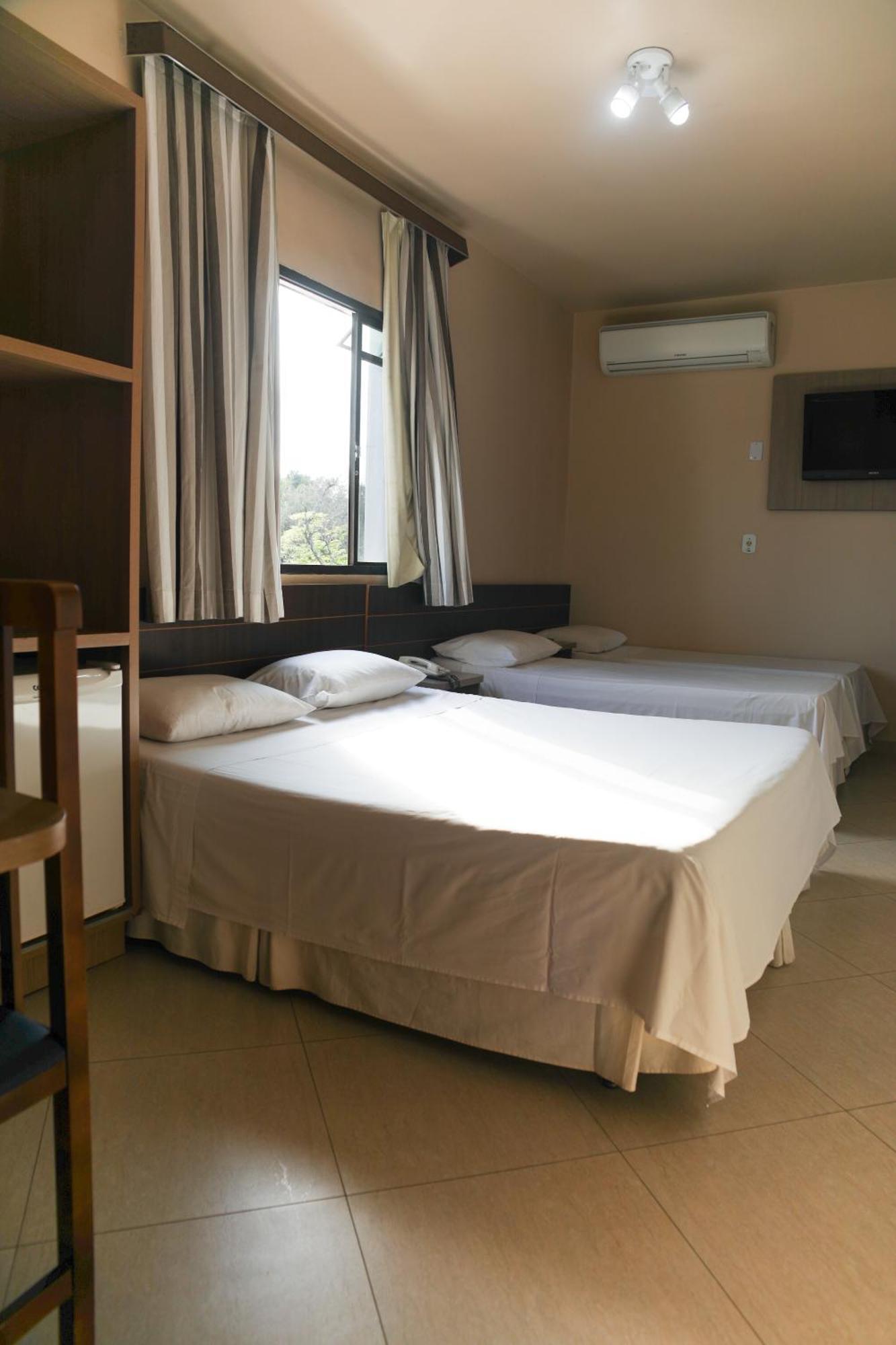 Hotel Villa Canoas Фос-ду-Игуасу Экстерьер фото